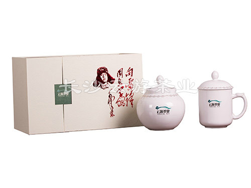 向雷鋒同志學(xué)習罐杯禮盒 單價：880元/盒  規(guī)格：100克/盒